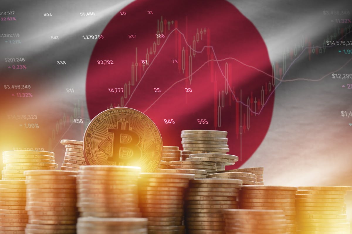 日本の国旗とビットコインとチャート