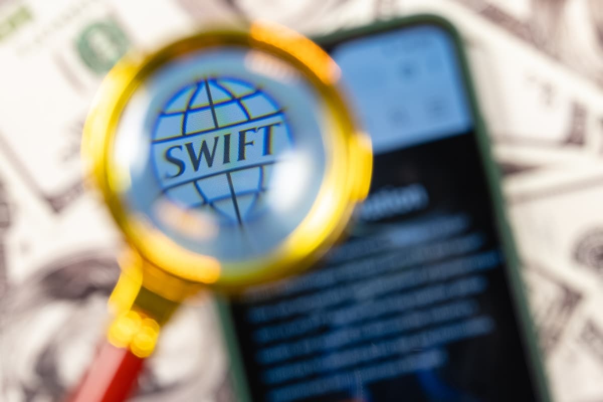 SWIFT Accelerates Blockchain Adoption, Three Singapore Banks Succeed in Interbank Tokenized Deposit Transactions