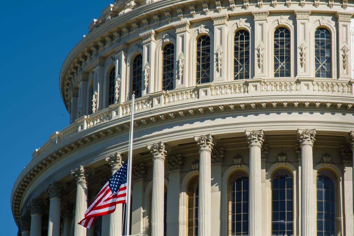 米議会調査局、銀行の仮想通貨業務を分析 政権交代のたびに当局方針が転換