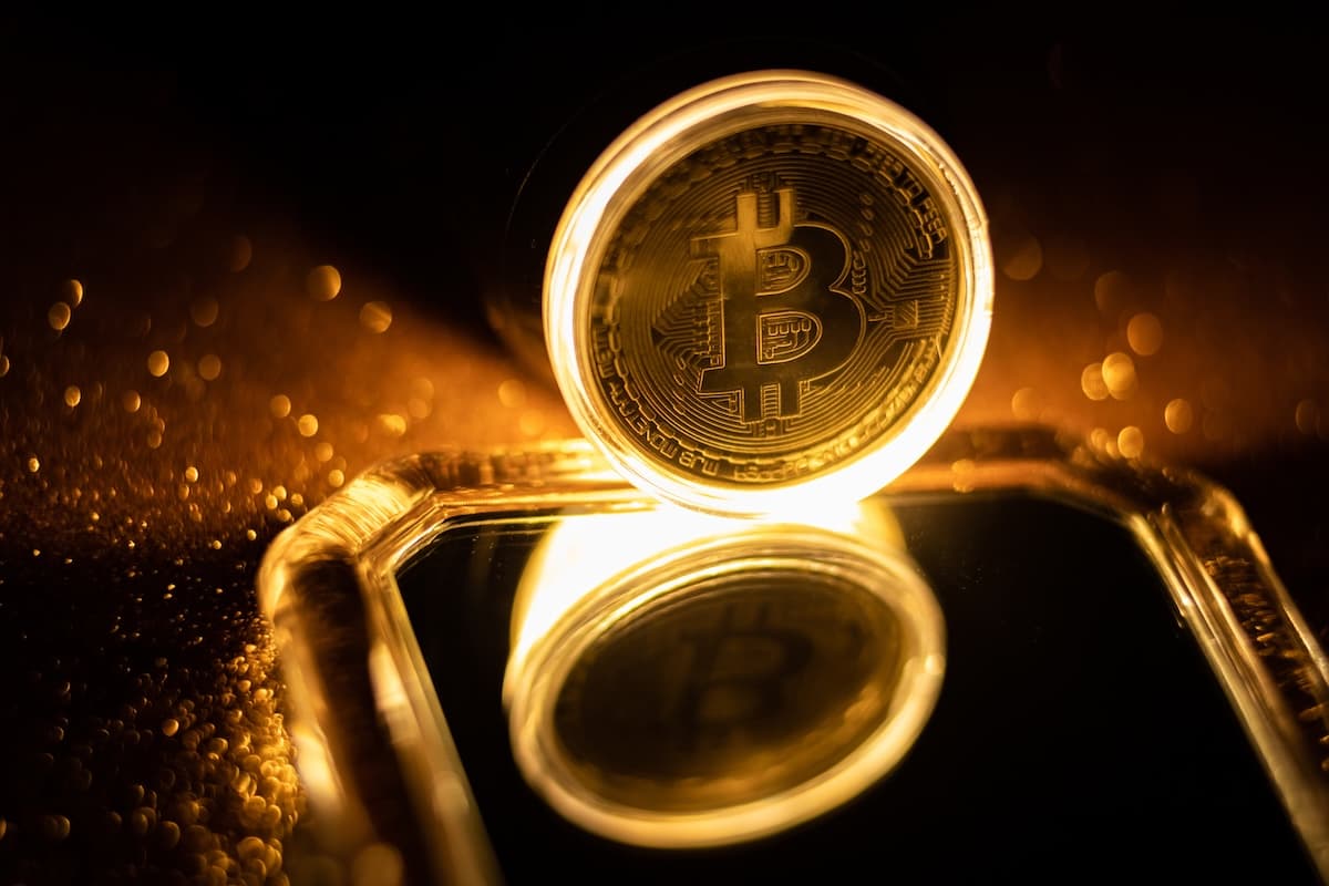 Bitcoin Reclaims 50-Week Moving Average After 45 Weeks: A Signal of a Market Bottom, Analysts Say